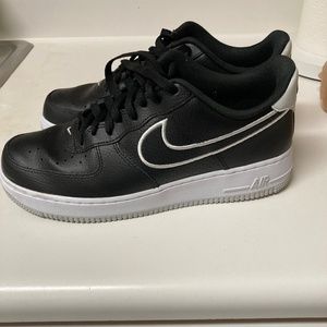 Nike Air Force 1 shoes color black size 9